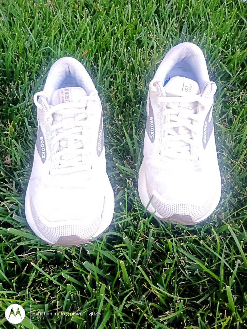 Brooks Running Shoes White Beige Size 8